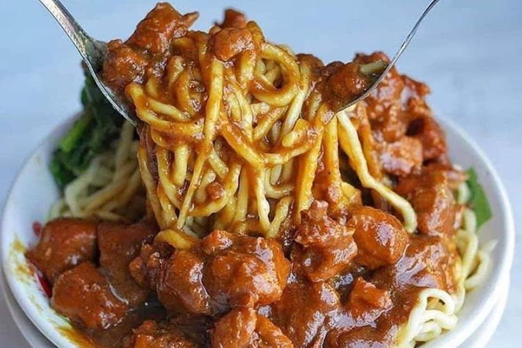 Rasa Wonogiri di Jantung Cilacap: Bakso & Mi Ayam yang Menggigit